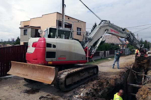 TAKEUCHI MODEL TB 2150 - pásové rýpadlo TAKEUCHI MODEL TB 2150 - pásové rýpadlo